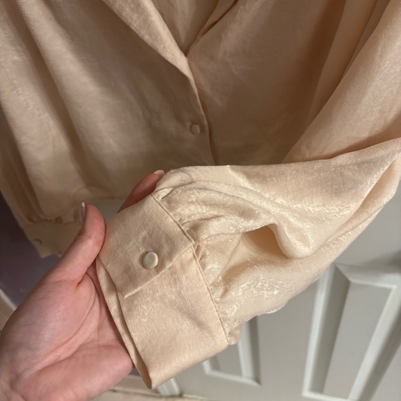 Zara Satin Effect Cropped Shirt - Picture 6 of 7